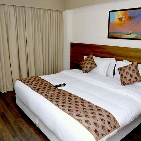 Hotel Mumbai House Andheri East, Mumbai  Buitenkant foto