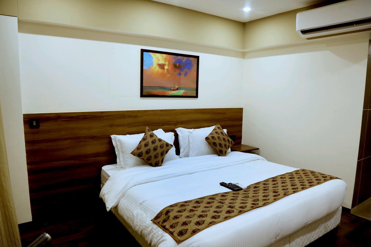 Hotel Mumbai House Andheri East, Mumbai  Buitenkant foto