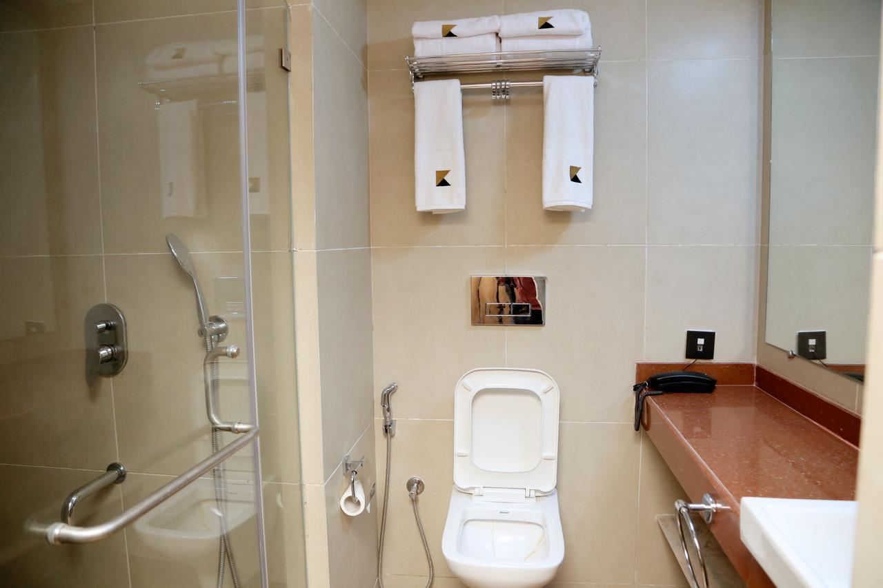 Hotel Mumbai House Andheri East, Mumbai  Buitenkant foto