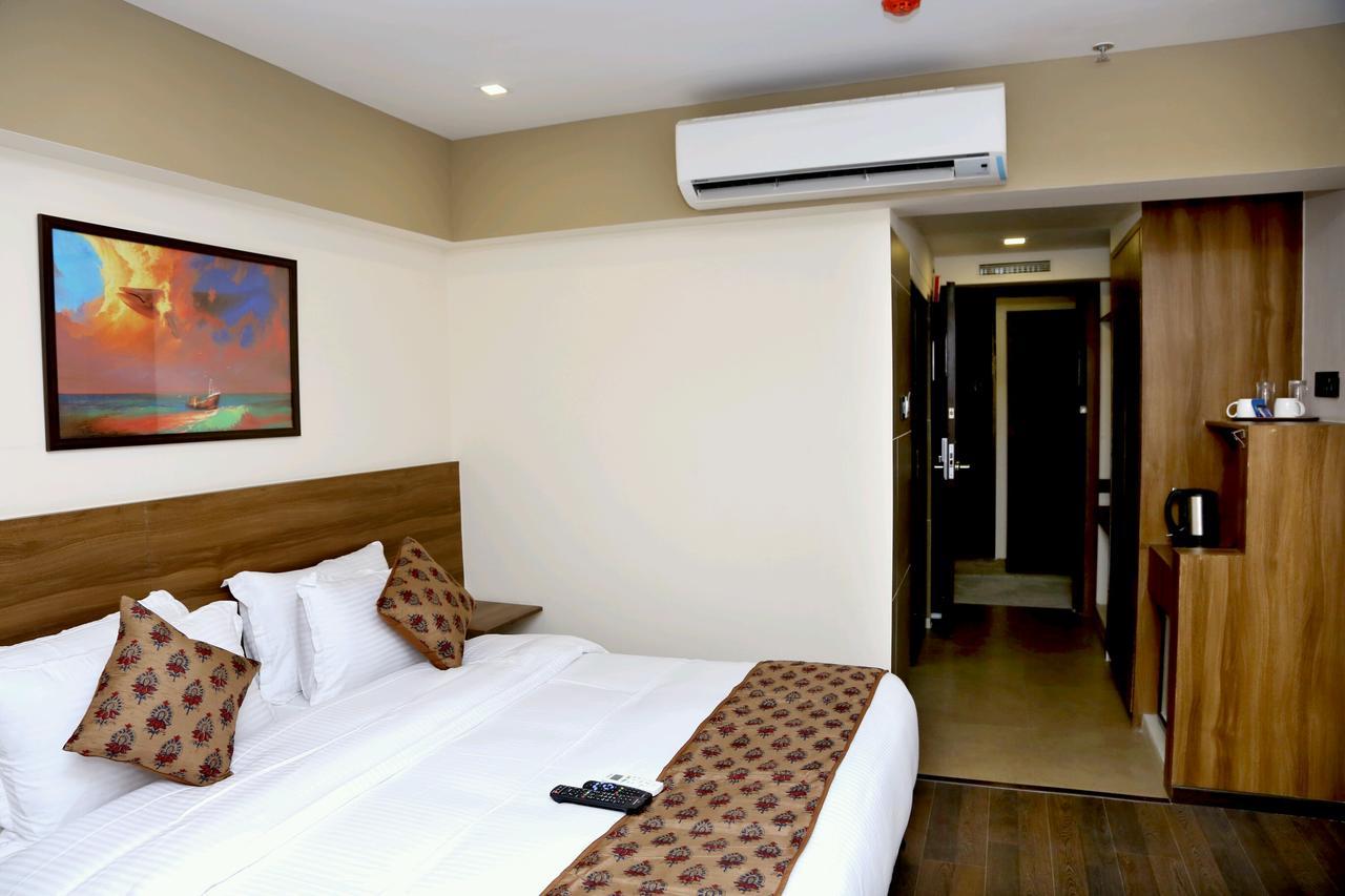 Hotel Mumbai House Andheri East, Mumbai  Buitenkant foto