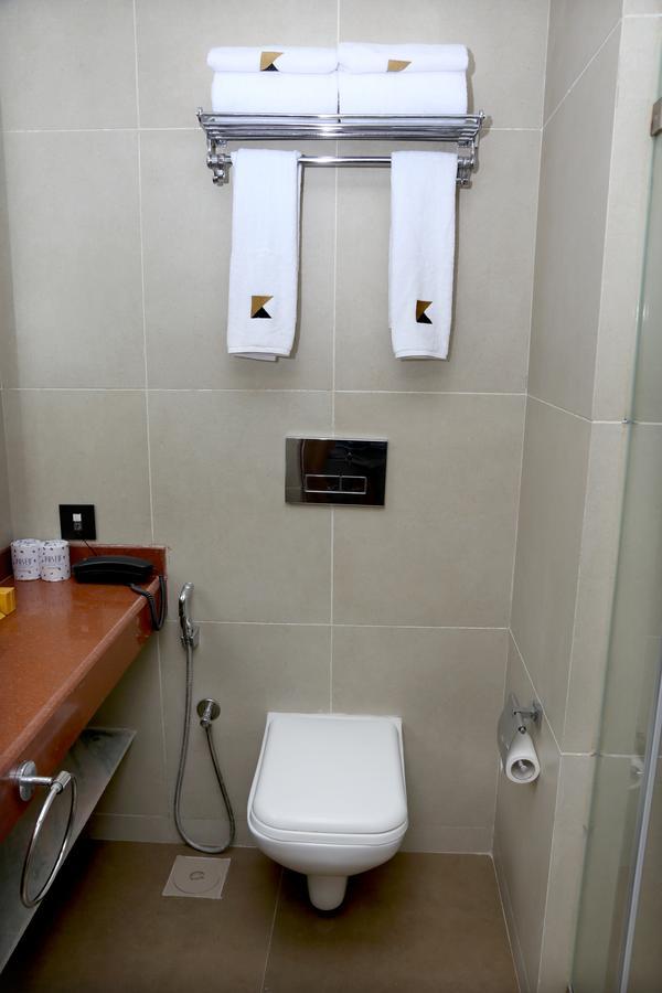 Hotel Mumbai House Andheri East, Mumbai  Buitenkant foto