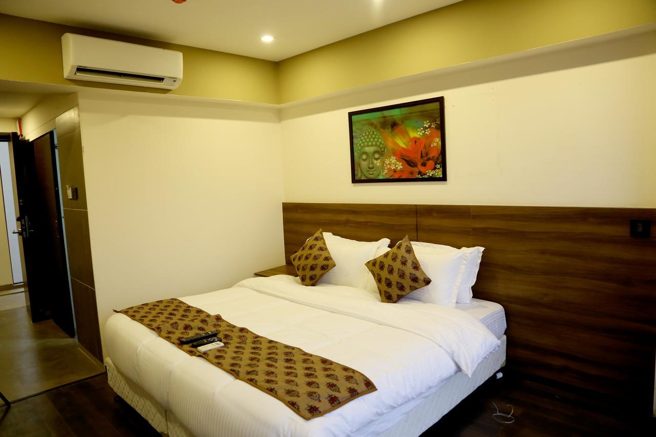 Hotel Mumbai House Andheri East, Mumbai  Buitenkant foto