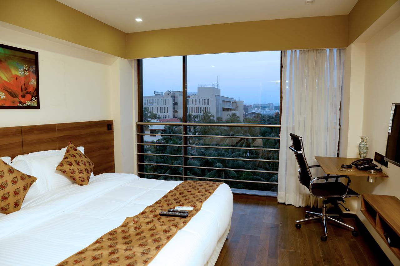 Hotel Mumbai House Andheri East, Mumbai  Buitenkant foto