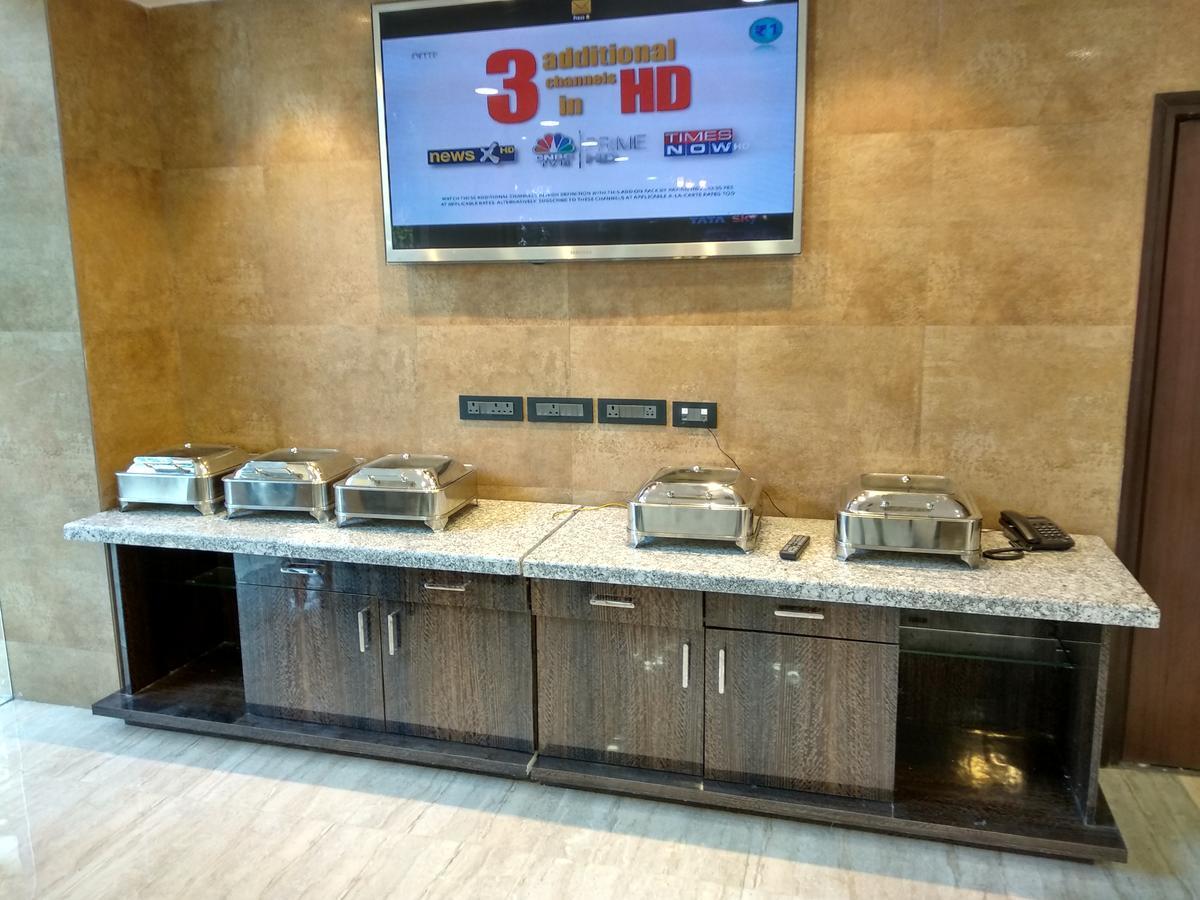 Hotel Mumbai House Andheri East, Mumbai  Buitenkant foto